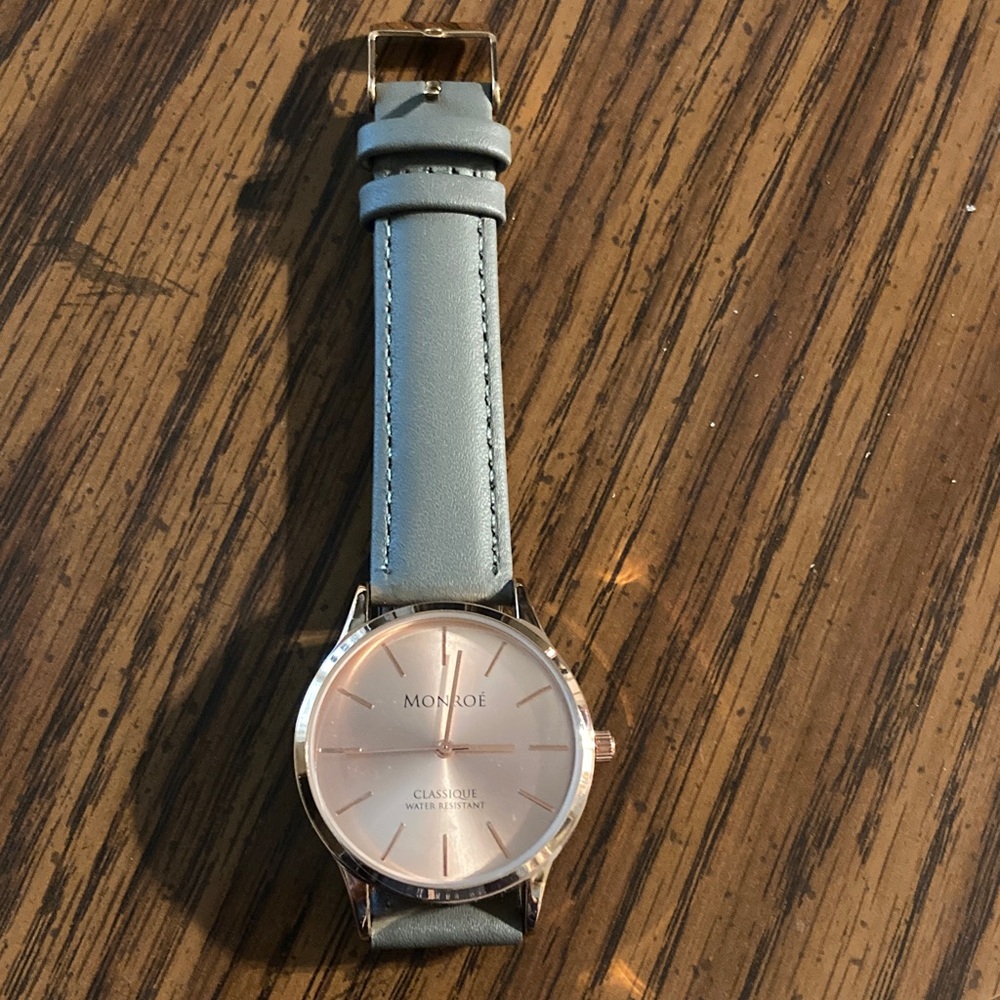 Maéstro Monroé NEW Rose Gold 33mm  Women’s Watch with Gray Strap. W/dust bag - Picture 2 of 7